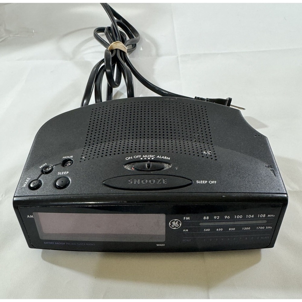 Vintage GE Alarm Clock Radio 7-4815A‎